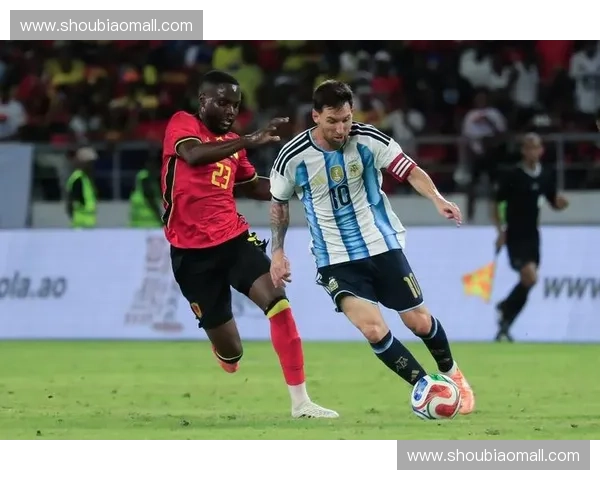 梅西首场直播引爆全球球迷热潮展现足坛传奇全新魅力瞬间 梅西首场直播引爆全球球迷热潮展现足坛传奇全新魅力瞬间